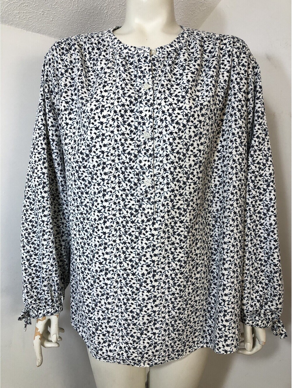 Old Navy Womens 2X Corduroy Tunic Blouse Tiny Blue Flowers Half Button Front